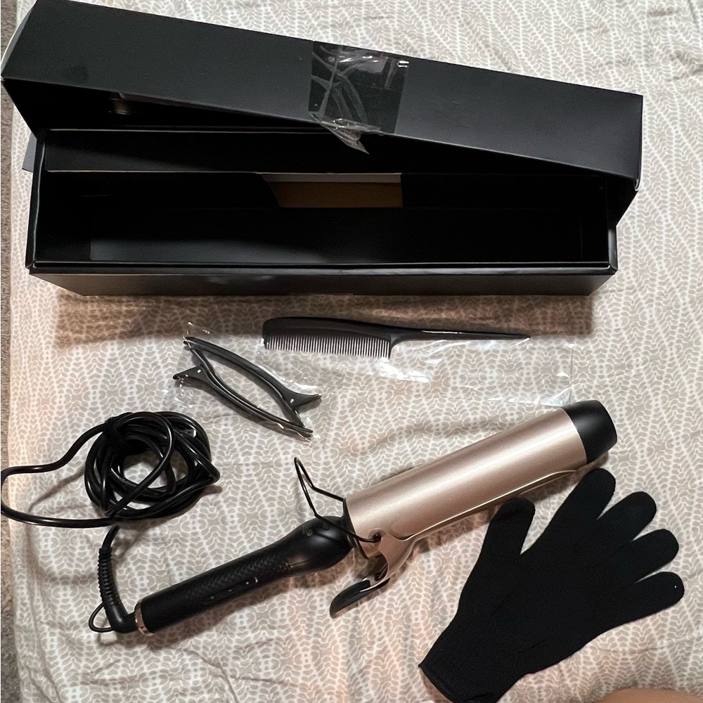 Sleek Curling Iron Set with Accessories